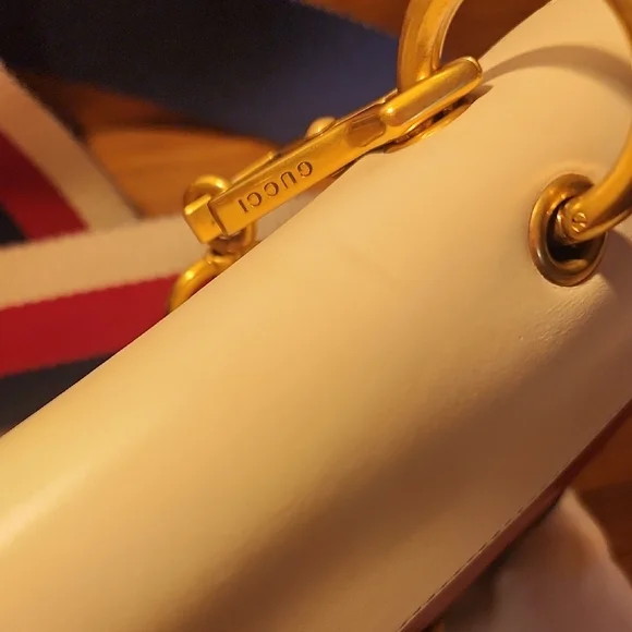 Gucci Cream, Red & Navy Leather Shoulder Bag with Jeweled Bee - Picture 2 of 7